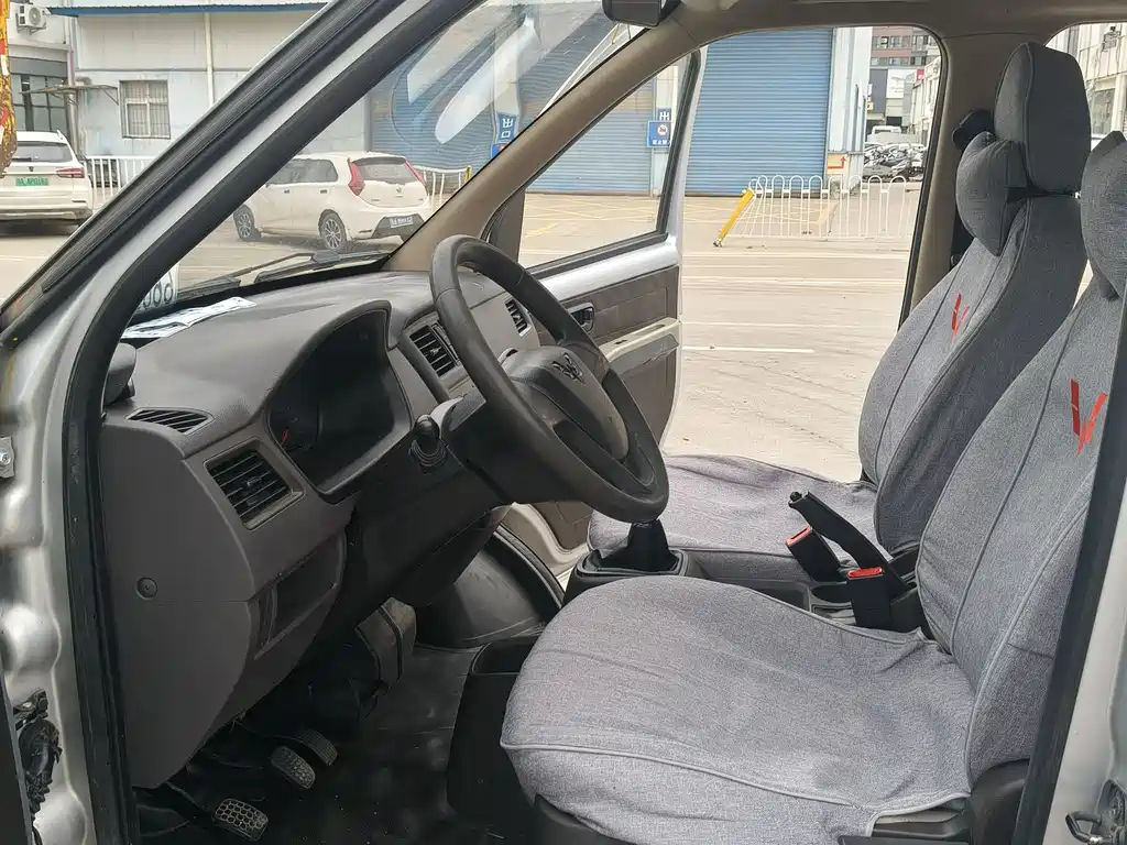 Wuling Rongguang S 2021 1.2L Standard Air Conditioning Edition 5-Seater LSI