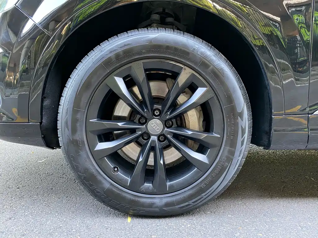 Audi Q7 e-tron 2019 55 e-tron