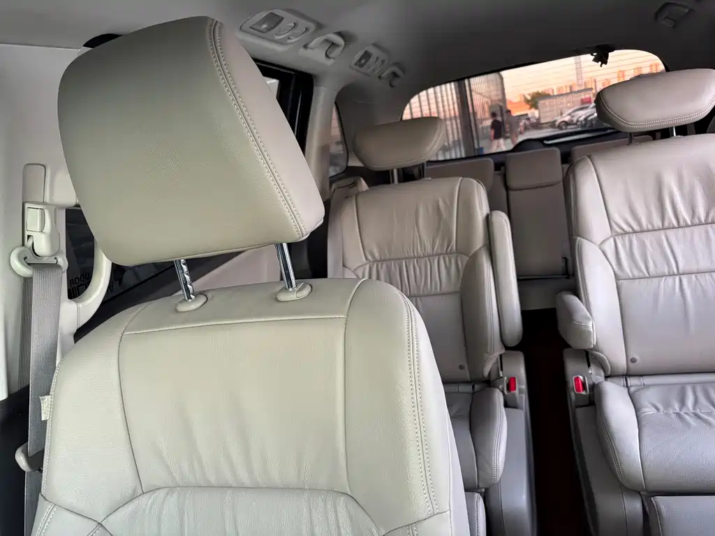 Honda Odyssey 2015 Facelift 2.4L Luxury Edition