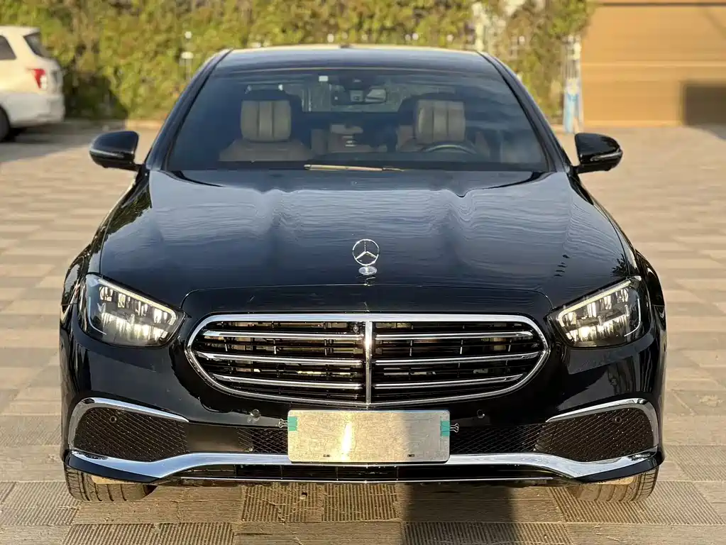 Mercedes-Benz E-Class 2022 E 300 L Fashion