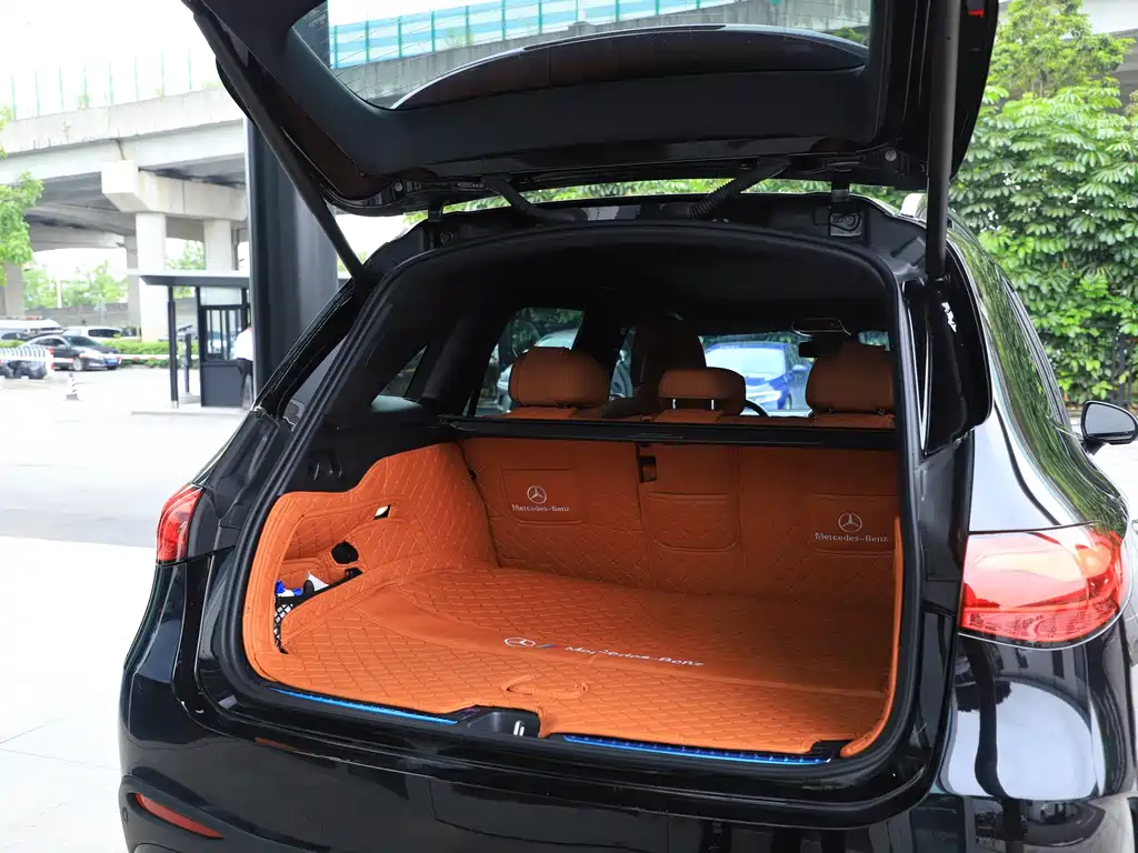 Mercedes-Benz GLC 300 L 4MATIC Dynamic 5-Seater 2024