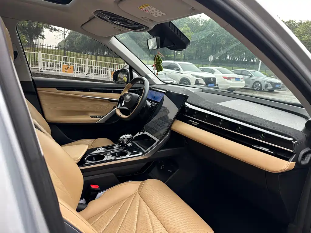 Geely Boyue L 2023 1.5TD DCT Prestige Edition