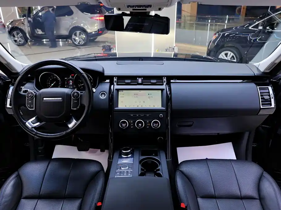 Land Rover Discovery 2018 3.0 SC V6 SE
