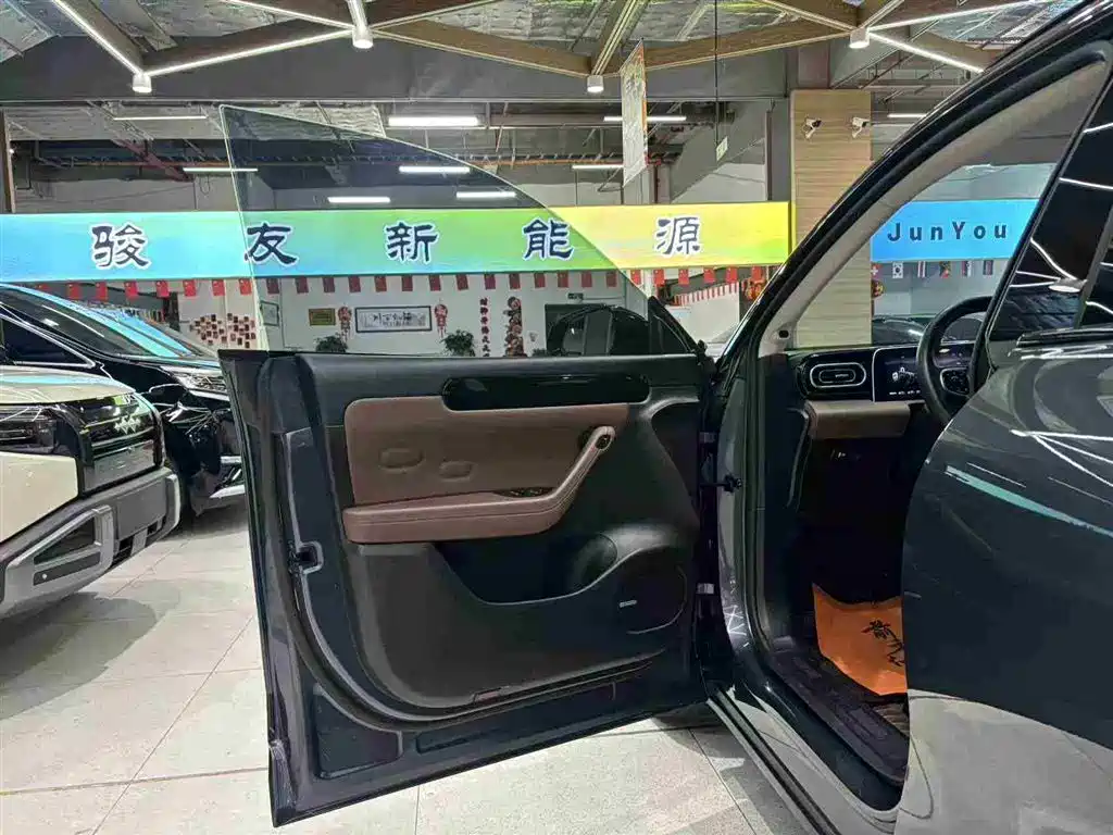 Leapmotor C11 2023 EREV 180 Comfort Edition