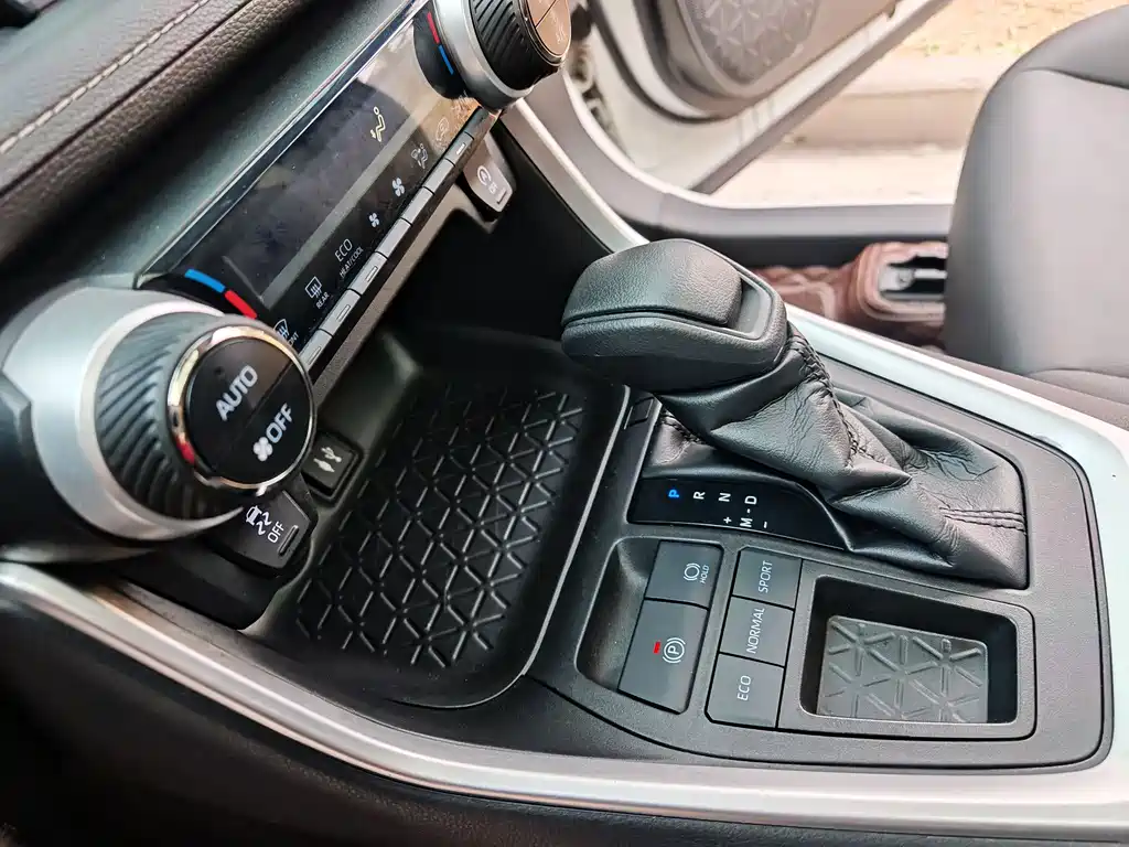 Toyota Wildlander 2021 2.0L CVT 2WD Luxury Edition