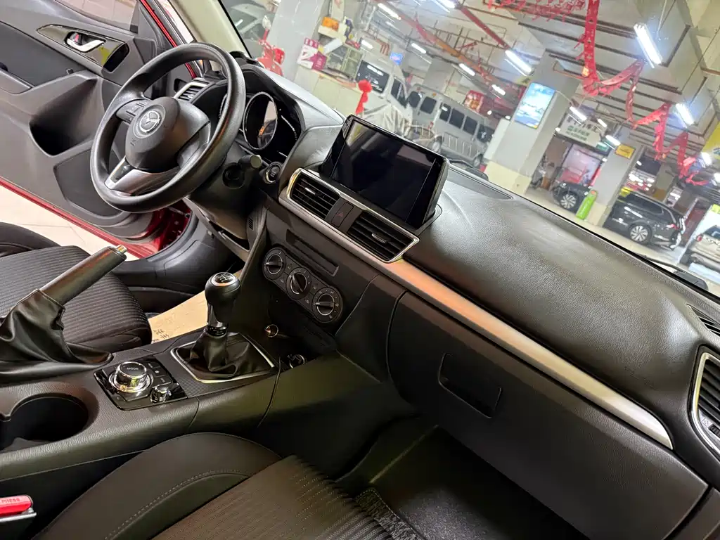 Mazda 3 Axela 2014 Sedan 1.5L Manual Comfort