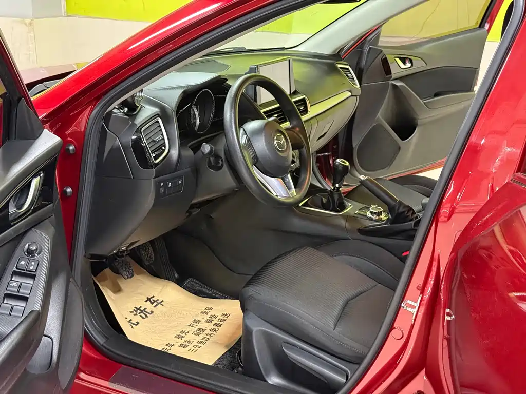 Mazda 3 Axela 2014 Sedan 1.5L Manual Comfort
