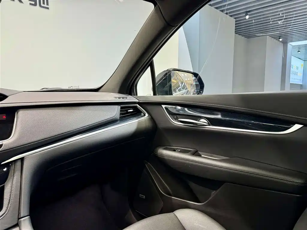 Cadillac XT5 2024 2.0T FWD Fashion Edition