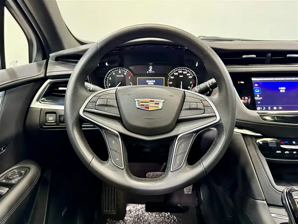 Cadillac XT5 2024 2.0T FWD Fashion Edition