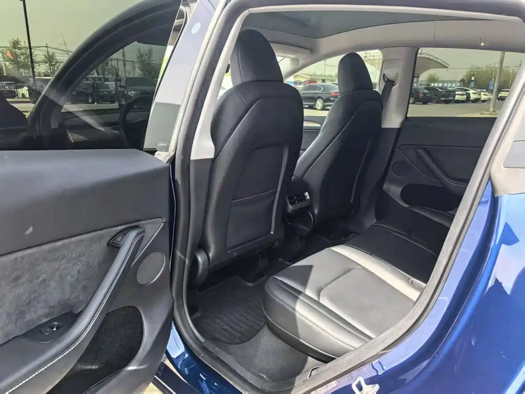 Model Y 2023 Long Range All-Wheel Drive