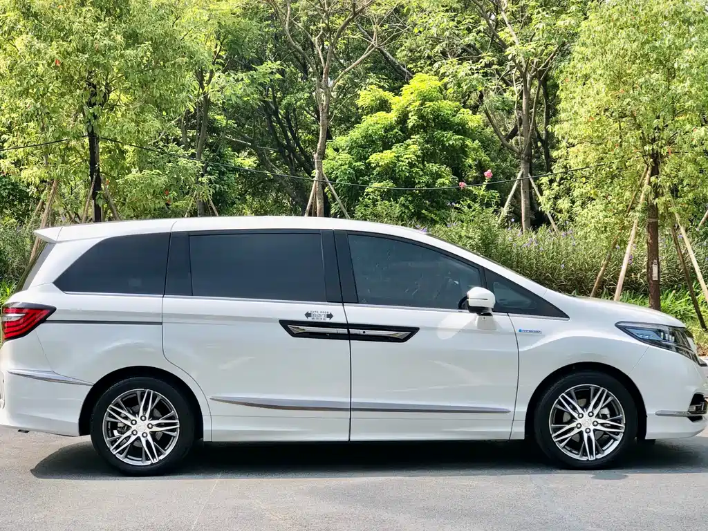 Honda Elysion 2019 2.0L Hybrid Luxury Edition