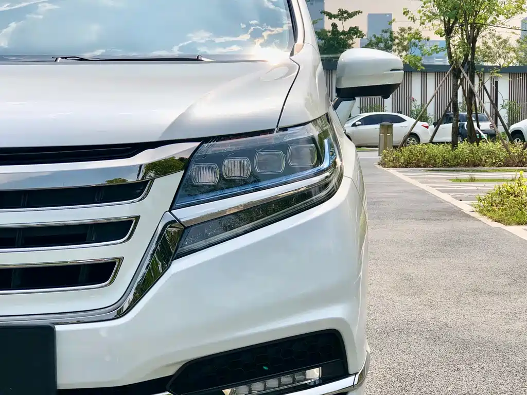Honda Elysion 2019 2.0L Hybrid Luxury Edition