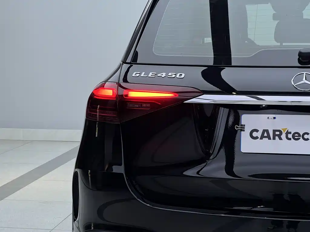 Mercedes-Benz GLE 450 4MATIC Luxury 2025