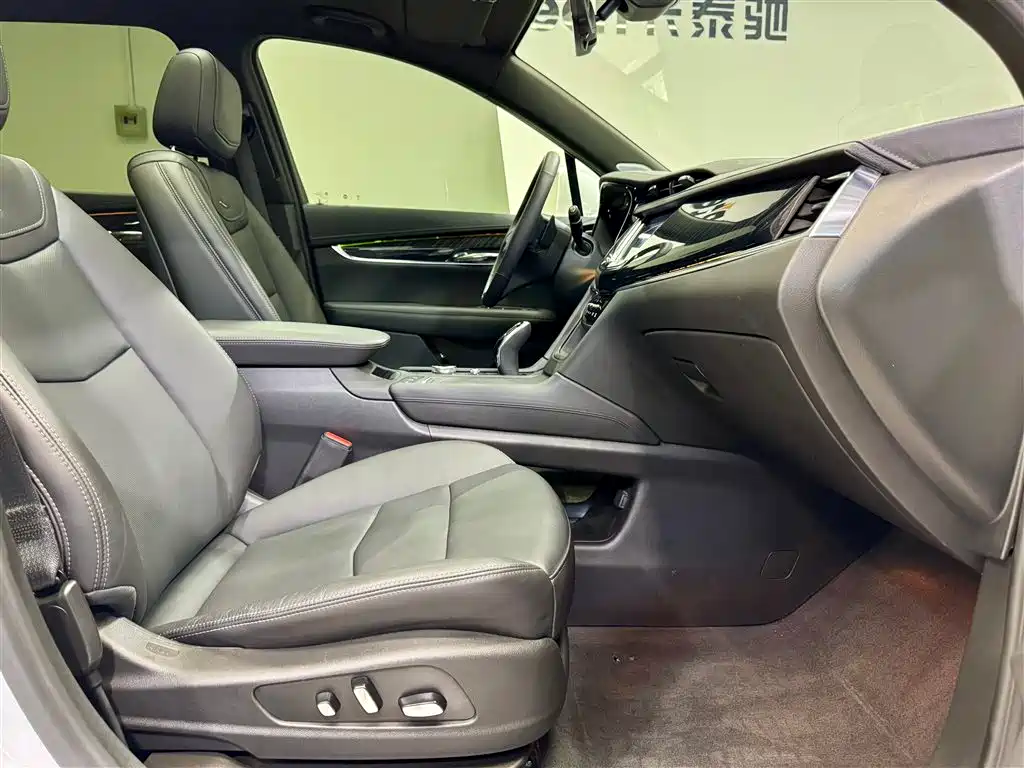 Cadillac XT6 2022 2.0T AWD Luxury 6-Seater