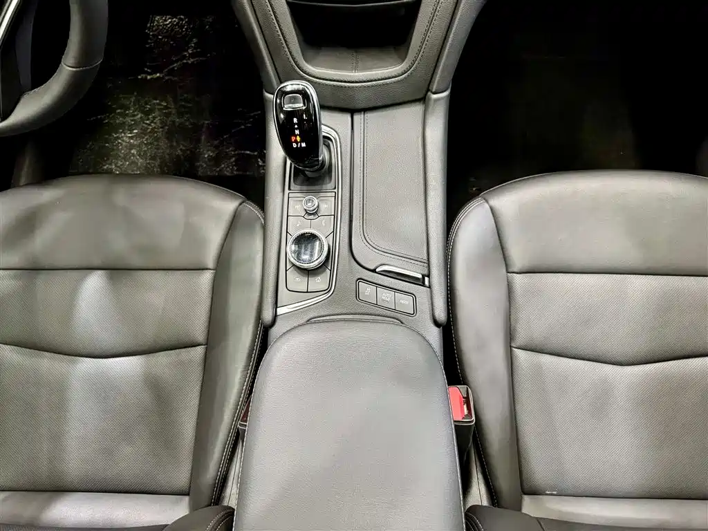 Cadillac XT6 2022 2.0T AWD Luxury 6-Seater