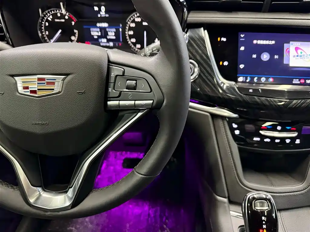 Cadillac XT6 2022 2.0T AWD Luxury 6-Seater