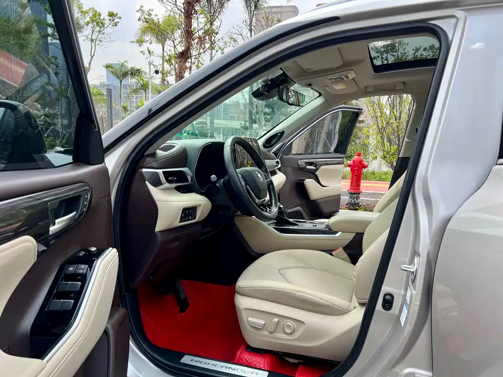 Toyota Highlander 2022 Hybrid 2.5L AWD Premium 7-Seater