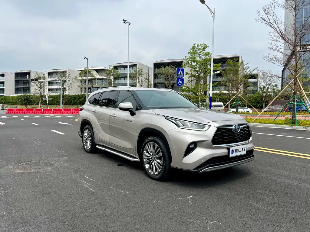 Toyota Highlander 2022 Hybrid 2.5L AWD Premium 7-Seater