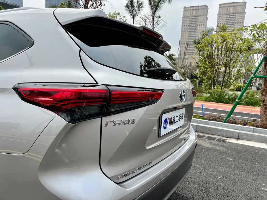 Toyota Highlander 2022 Hybrid 2.5L AWD Premium 7-Seater