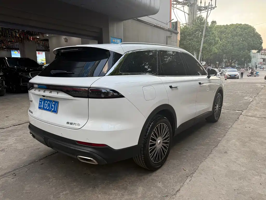 Chery Tiggo 8L 2024 2.0T FWD Luxury Edition 5-Seater