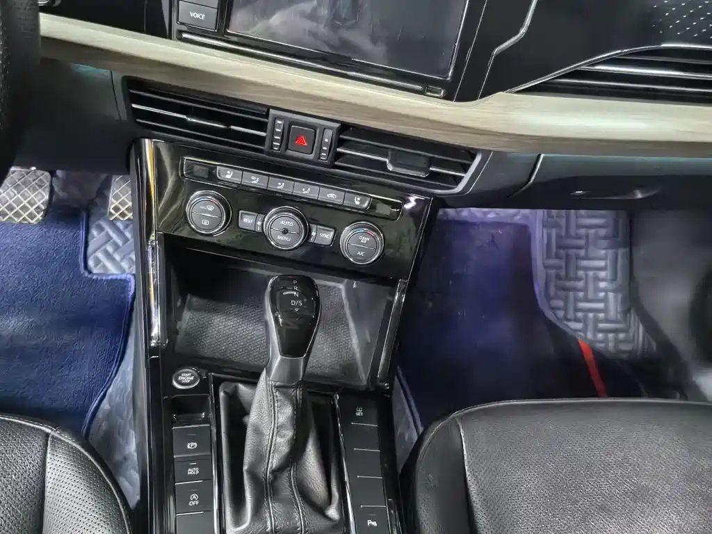 Volkswagen Passat 2019 330TSI Prestige Edition China V
