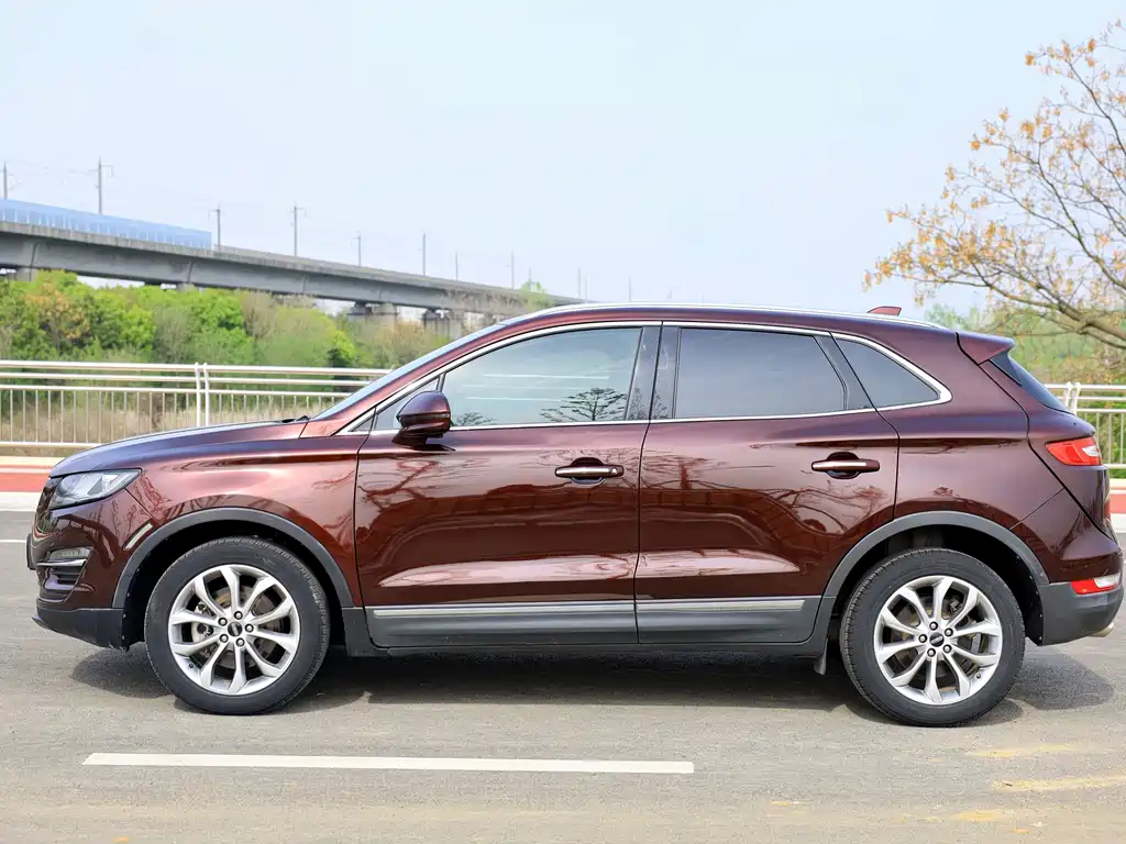 Lincoln MKC 2019 2.0T AWD Reserve Edition China VI