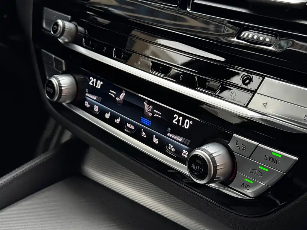 BMW M5 2021