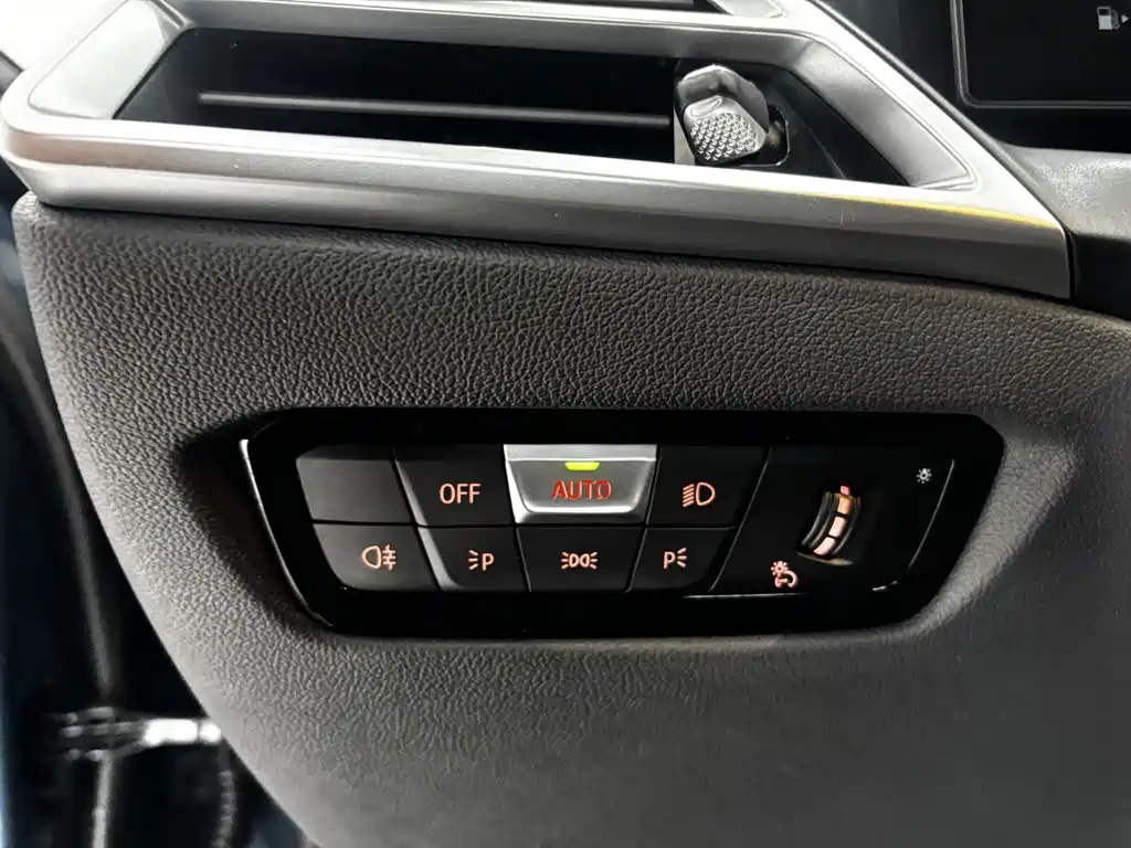 BMW 3 Series 2025 330Li Exclusive M Sport Night Edition