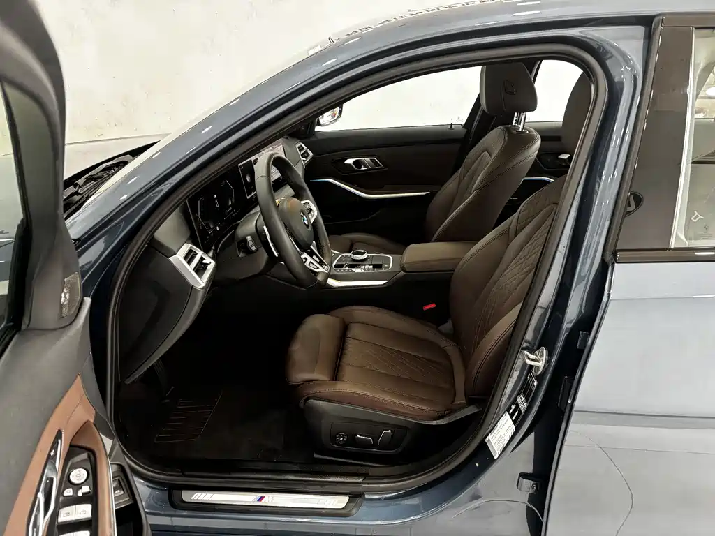 BMW 3 Series 2025 330Li Exclusive M Sport Night Edition