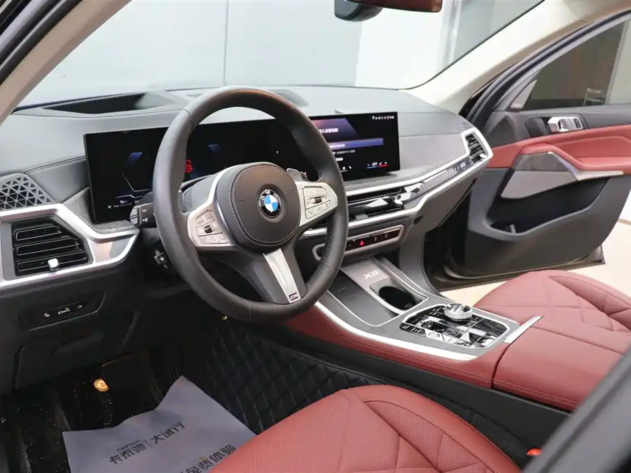 BMW X5 2023 xDrive 30Li M Sport Night Edition
