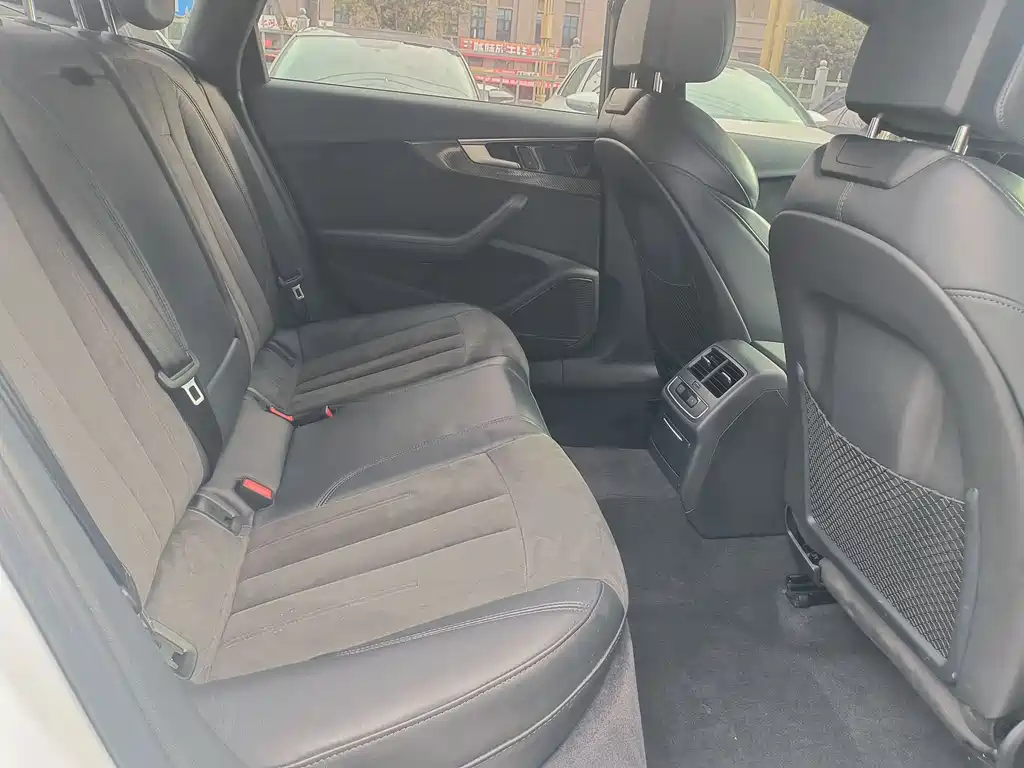 Audi A4L 2023 45 TFSI quattro Zhenxuan Dynamic Edition