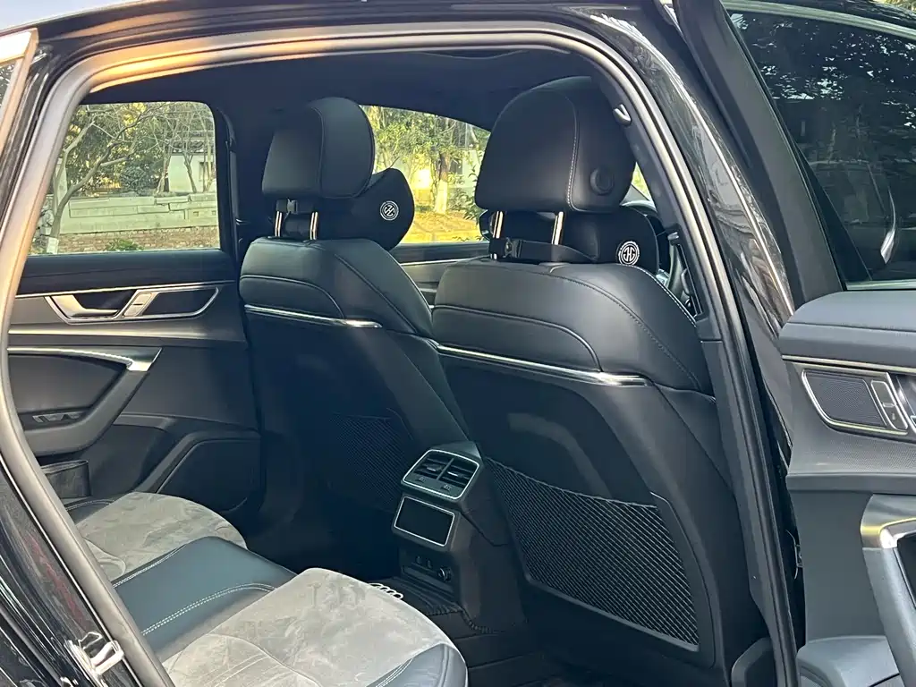 Audi A6L 2024 45 TFSI Selection Dynamic