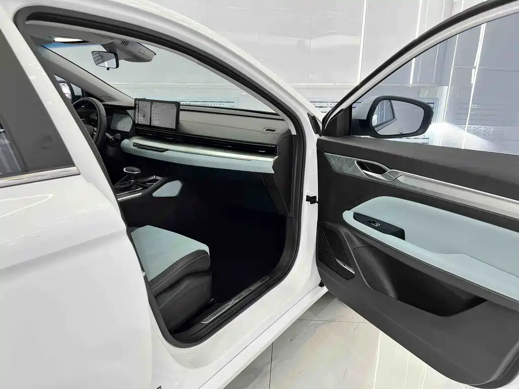 Geely Emgrand L 2022 1.4T CVT Supreme