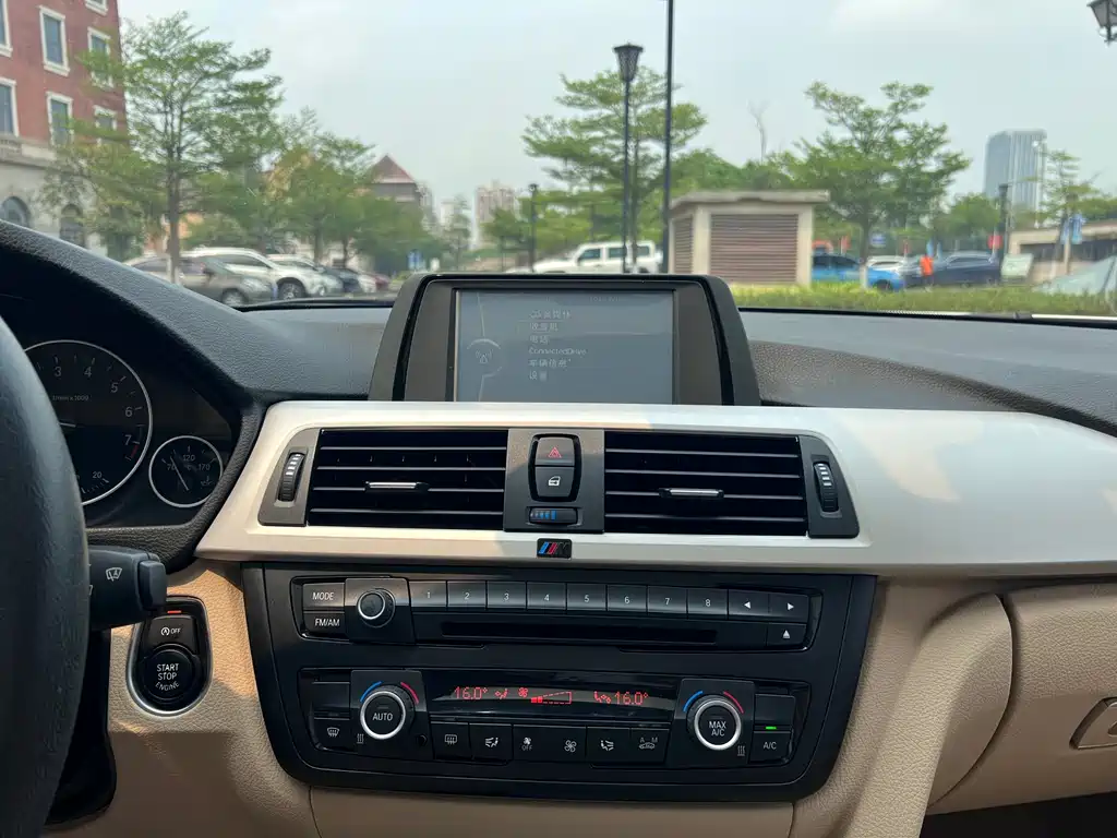 BMW 3 Series 2014 320Li Fashion Edition