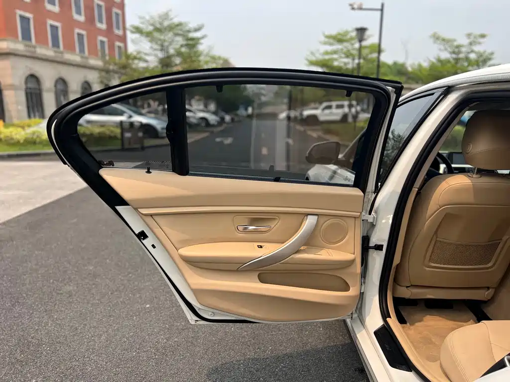 BMW 3 Series 2014 320Li Fashion Edition