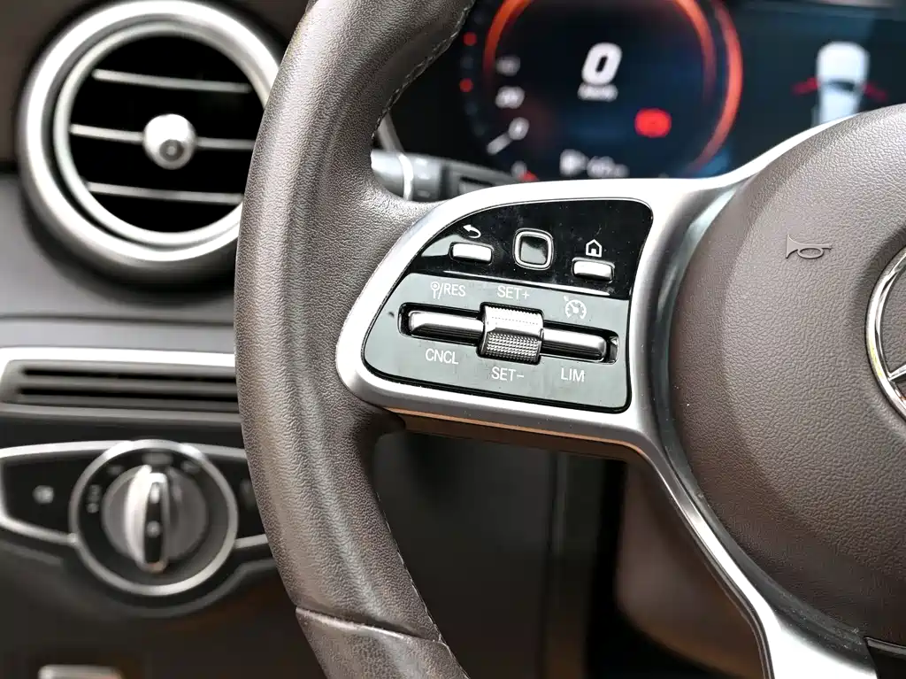 Mercedes-Benz GLC 2020 Facelift GLC 300 L 4MATIC Dynamic Edition