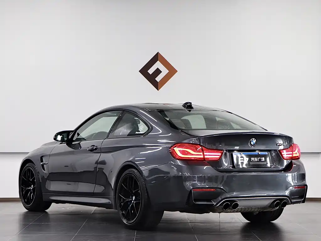 BMW M4 2017 M4 Coupe