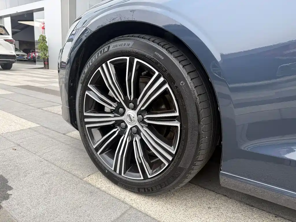 Volvo S60 2021 T4 Momentum Luxury Edition