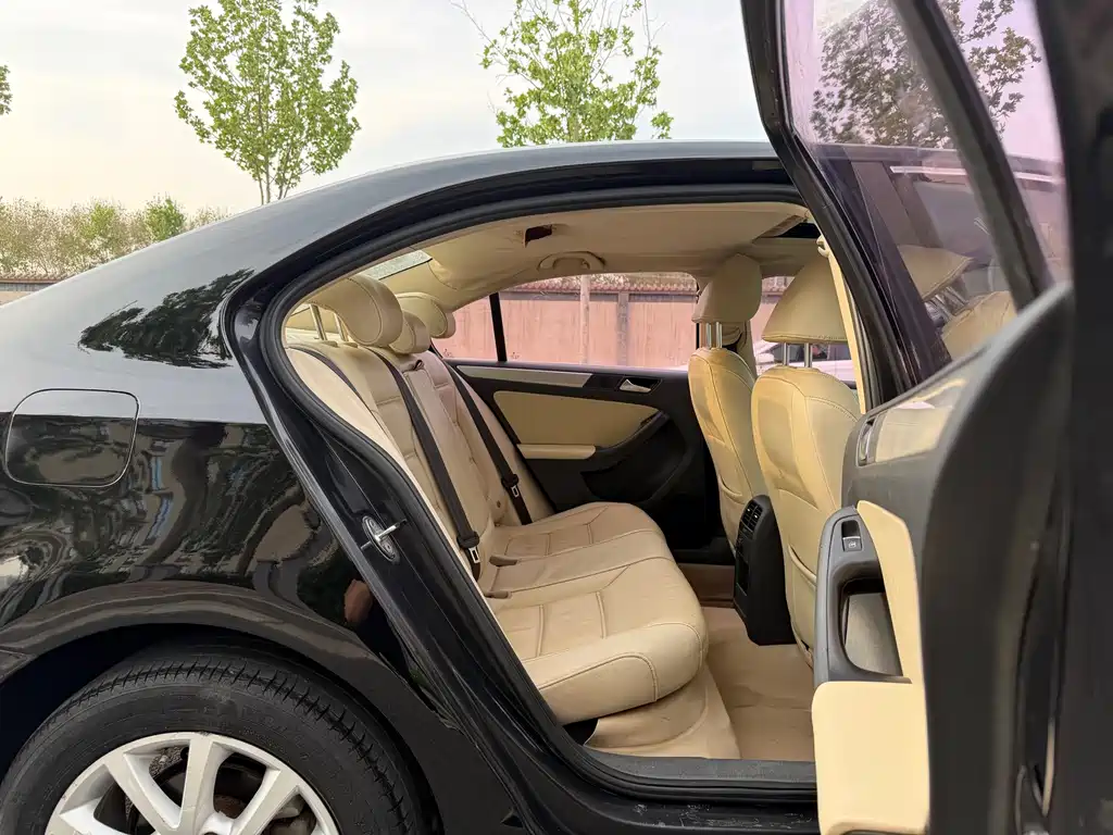 Volkswagen Sagitar 2012 1.4TSI Automatic Luxury