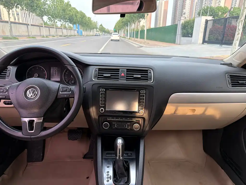 Volkswagen Sagitar 2012 1.4TSI Automatic Luxury