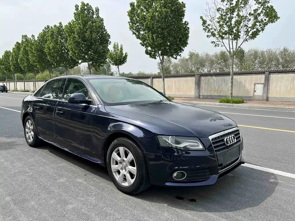 Audi A4L 2010 2.0 TFSI Standard