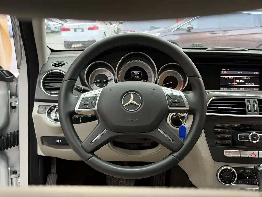 Mercedes-Benz C-Class 2011 C 200 CGI Fashion Edition