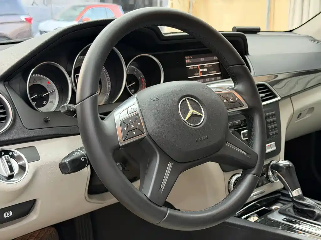 Mercedes-Benz C-Class 2011 C 200 CGI Fashion Edition