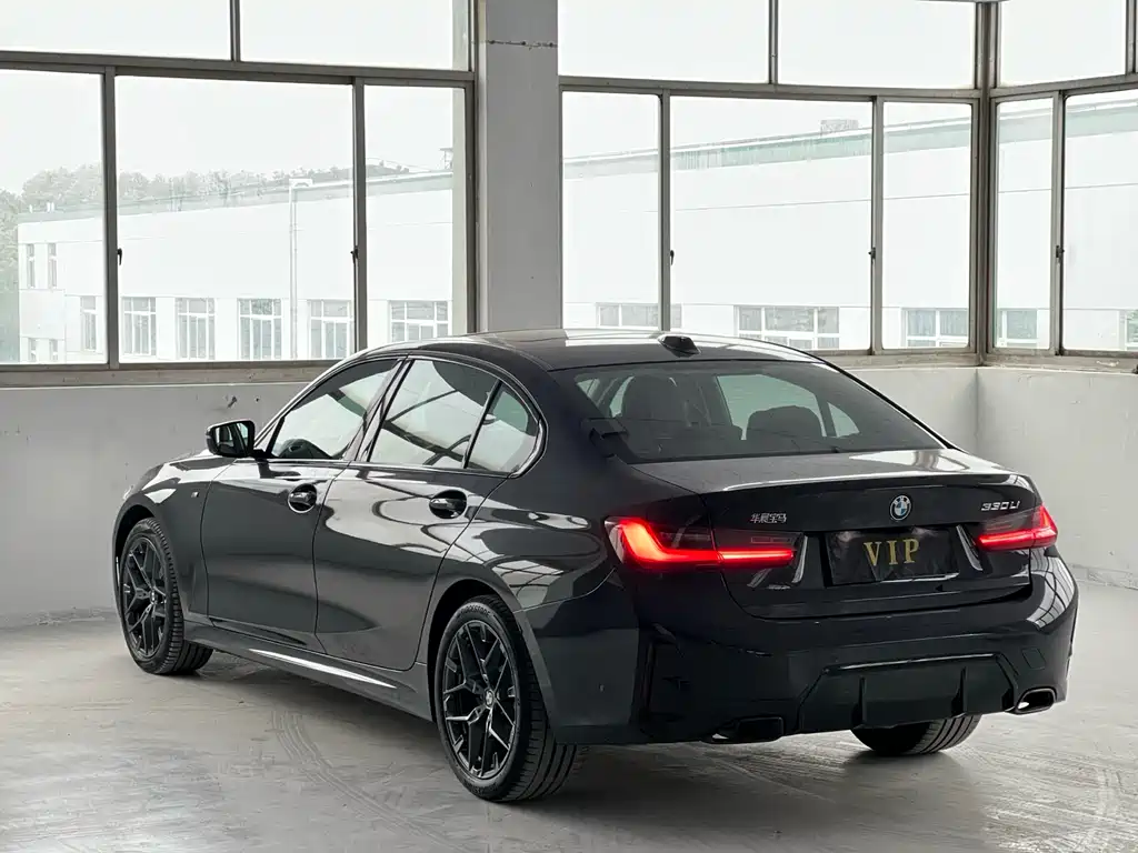 BMW 3 Series 2025 330Li M Sport Night Edition