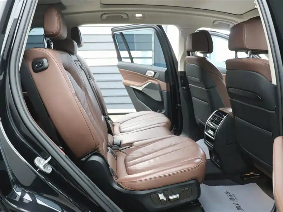 BMW X7 2020 xDrive40i Luxury Line