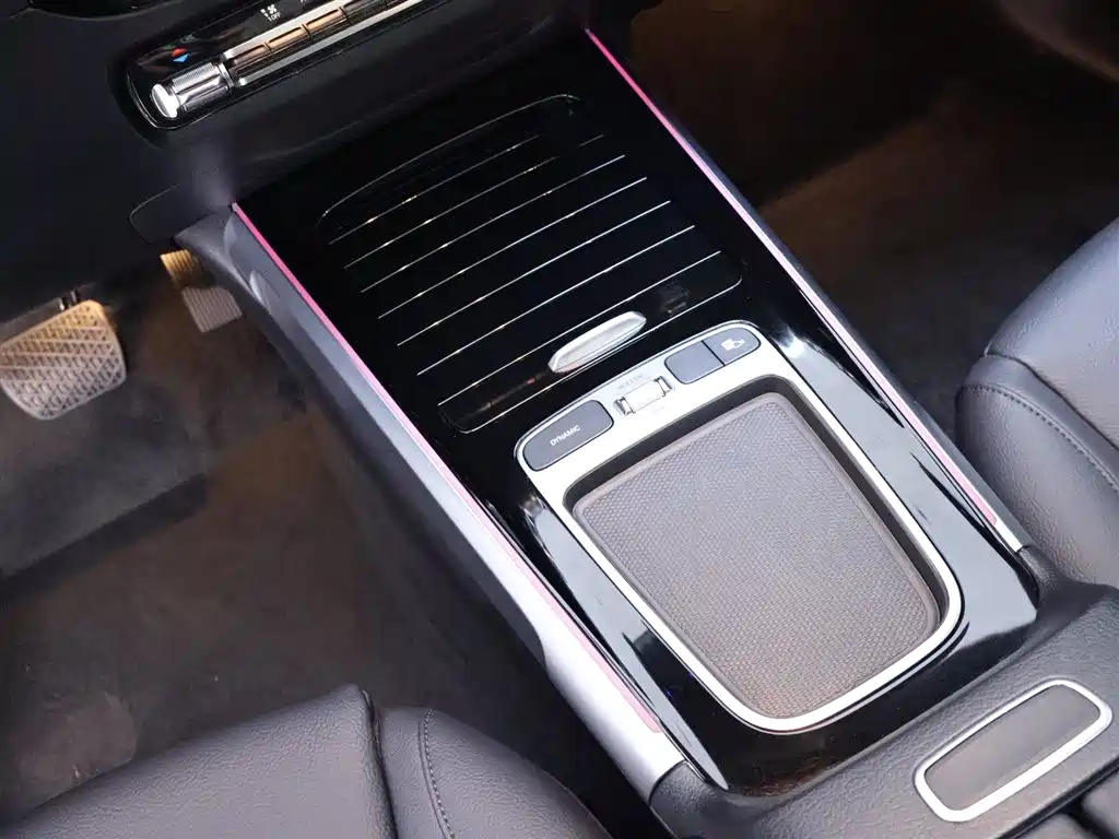 Mercedes-Benz GLB 2025 GLB 220 Dynamic Trim