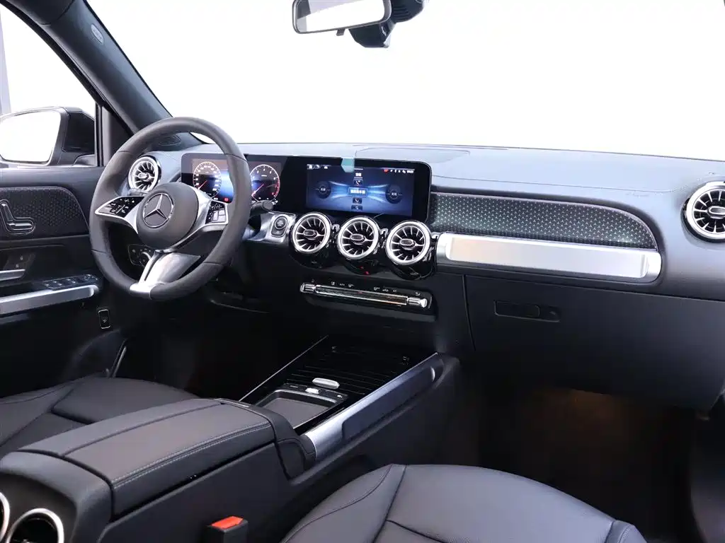 Mercedes-Benz GLB 2025 GLB 220 Dynamic Trim