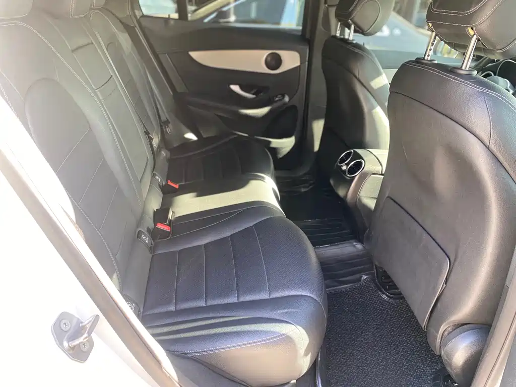 Mercedes-Benz GLC Coupe 2021 GLC 260 4MATIC Coupe SUV
