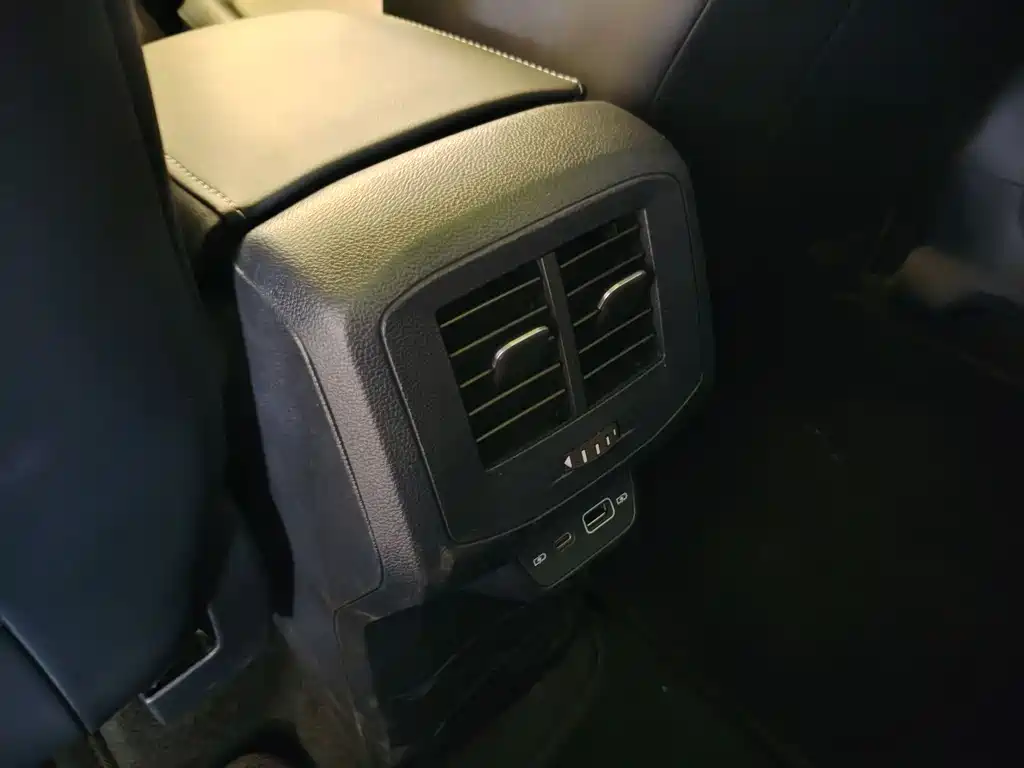 Volkswagen Tharu 2025 New Sharp 300TSI Ruixiang Edition