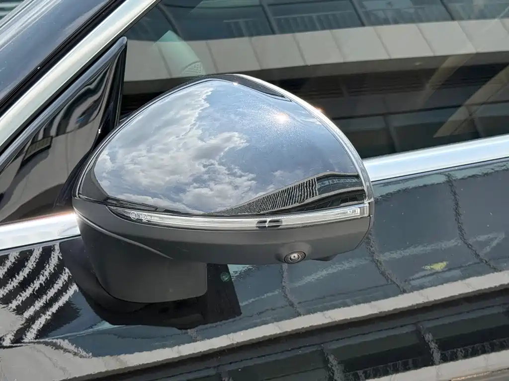 Mercedes-Benz GLC 2025 GLC 300 L 4MATIC Dynamic 5-Seater